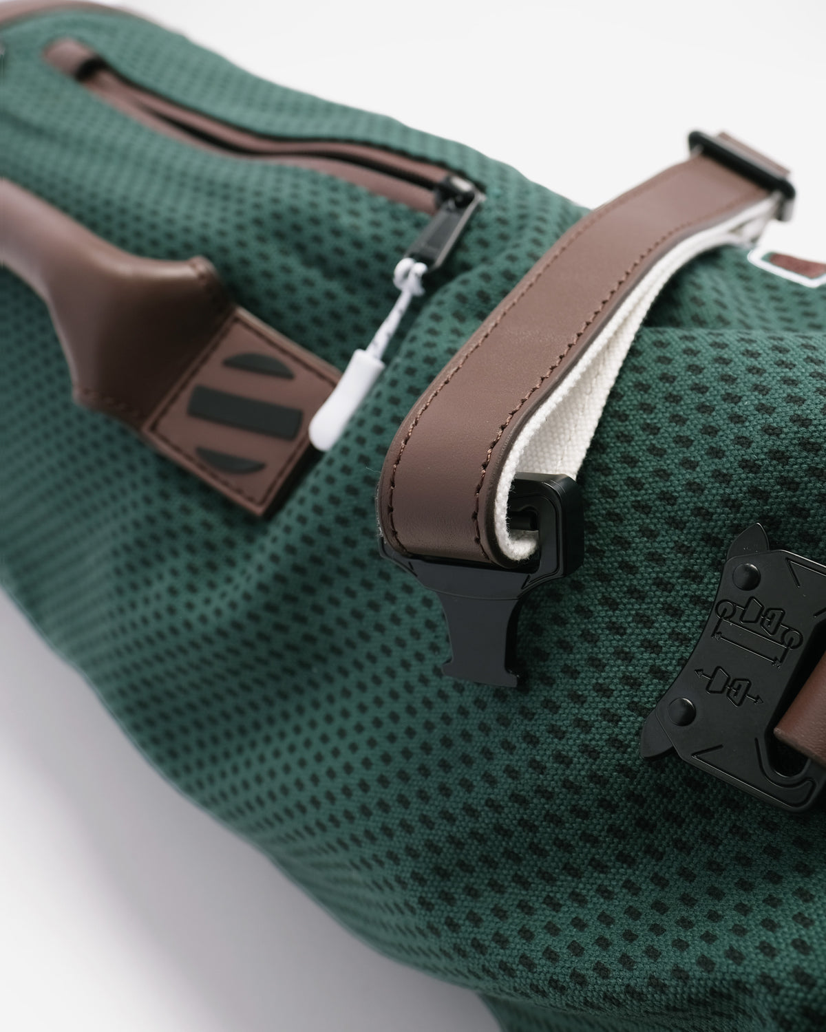 Students x Hiroki Collegiate Sunday Golf Bag